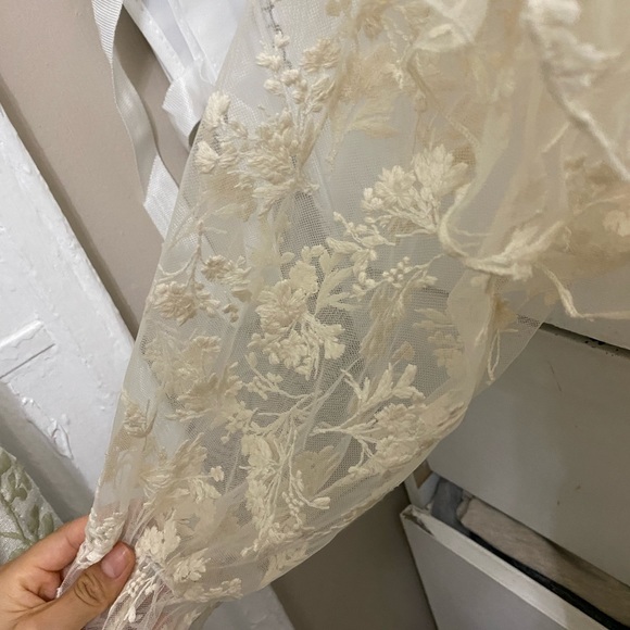 Zara Ivory Floral Lace Off the Shoulder Long Sleeves in Size S - Picture 10 of 10